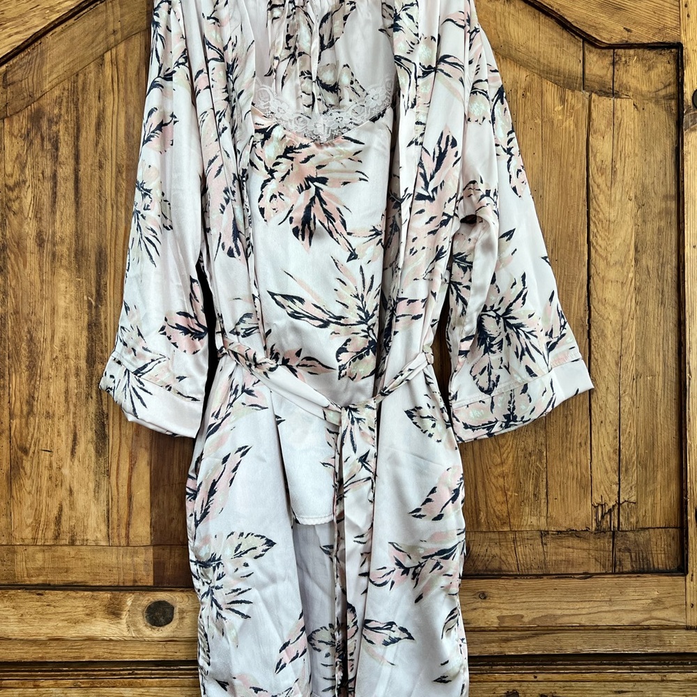 House of Harlow 1960 tropical satin PJ set